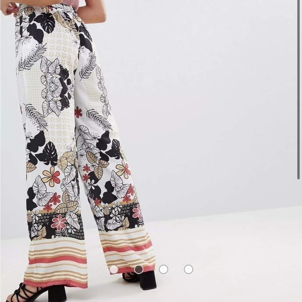 Parisian Floral Woman’s Flowy Lightweight Wide Leg Pants Size 8 Tall - Picture 2 of 7